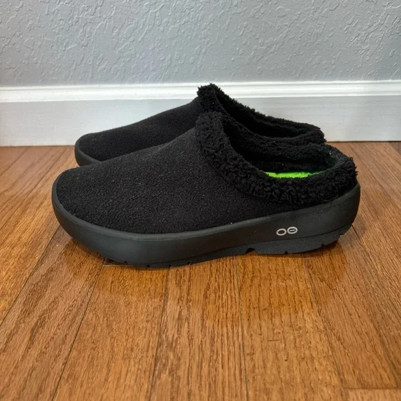 OOFOS Navy Slip-On Loafers with Green Insole Amazon.com | OOFOS OOMG EEZEE Navy M11.5 | Walking main image 4